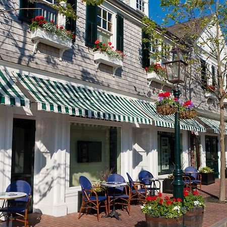 Vineyard Square Hotel And Suites Едгартаун Екстериор снимка
