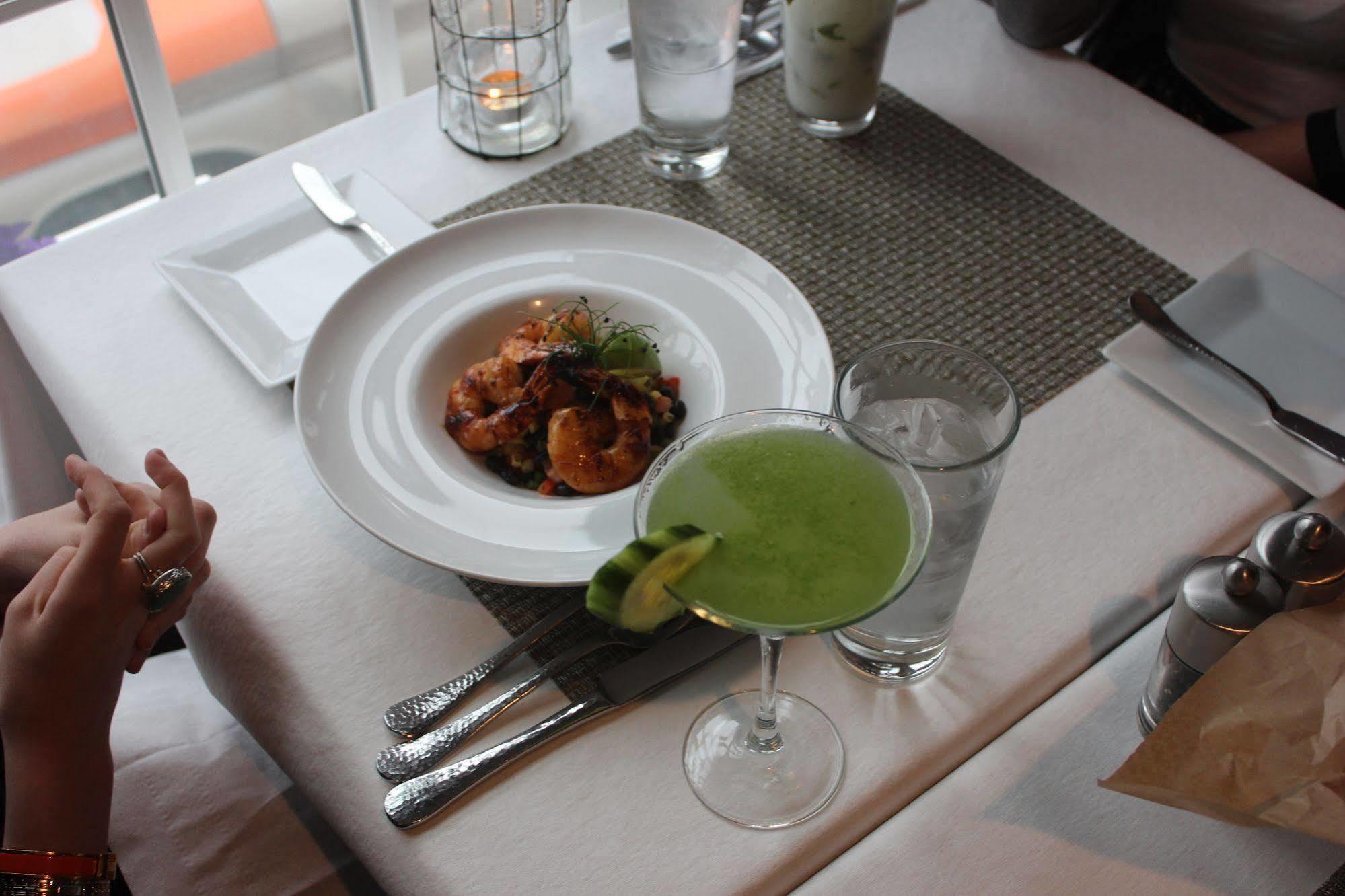 Vineyard Square Hotel And Suites Едгартаун Екстериор снимка