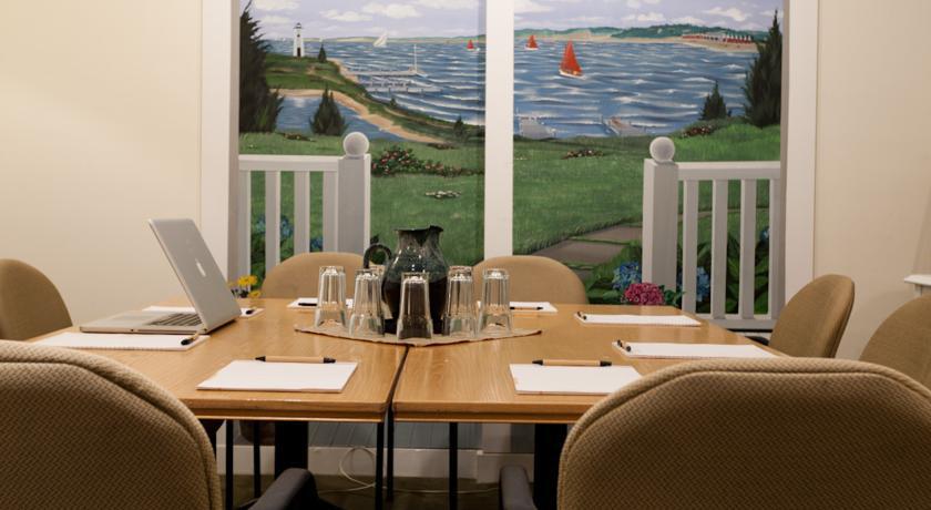 Vineyard Square Hotel And Suites Едгартаун Екстериор снимка